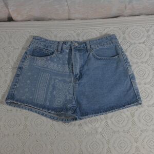 Angel Kiss Denim Shorts with Bandana like Pattern on One Side Size 9